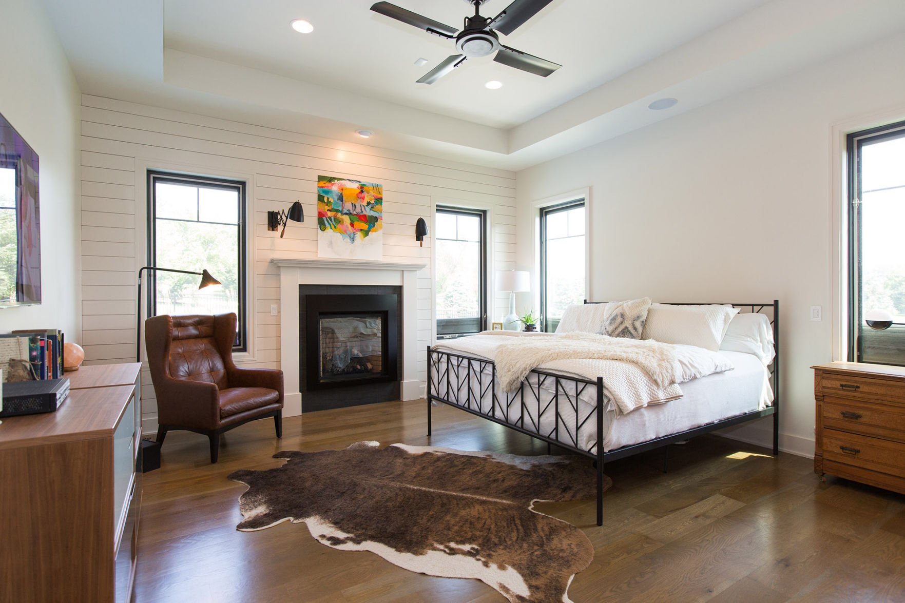 Contemporary master bedroom